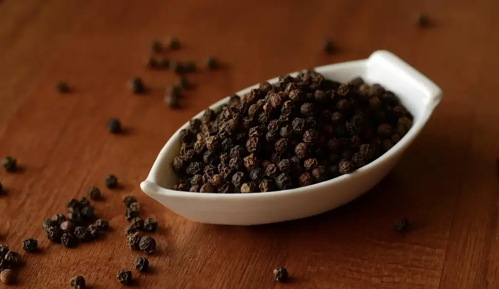 Black pepper whole / organic / 50g
